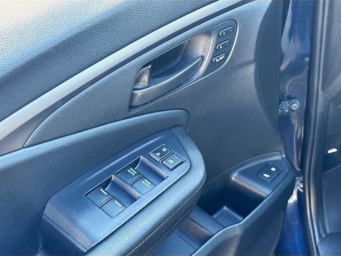 Used 2025 Honda Passport EX-L image 17