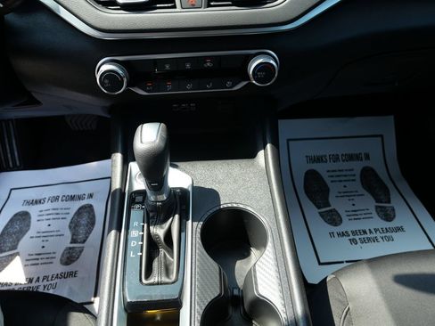 Used 2019 Nissan Altima 2.5 S FWD image 13