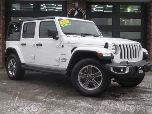 Used 2021 Jeep Wrangler Unlimited Sahara w/ Uconnect 4C Nav & Sound Group image 2
