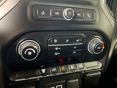 Used 2021 Chevrolet Silverado 2500 Custom w/ Custom Value Package image 15