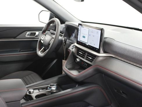 New 2026 Ford Explorer ST-Line w/ ST-Line Street Pack image 31