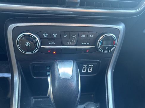 Certified 2019 Ford EcoSport SE image 17