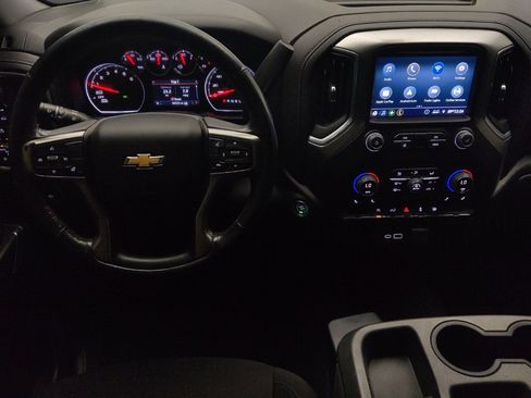 Used 2022 Chevrolet Silverado 1500 LT AWD/4WD image 22