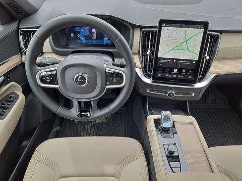New 2026 Volvo XC90 B6 Plus w/ Protection Package Premier AWD/4WD image 18