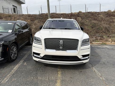 Used 2018 Lincoln Navigator Reserve w/ Technology Package image 2