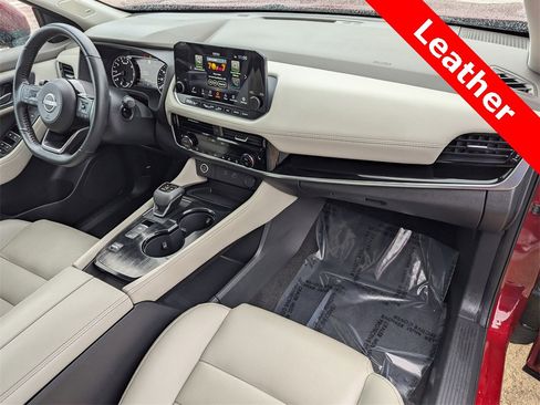 Used 2023 Nissan Rogue SL w/ SL Premium Package image 18