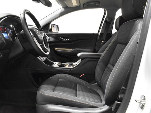 Used 2023 GMC Acadia SLE w/ Driver Convenience Package image 3