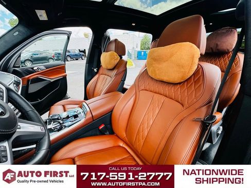 Used 2022 BMW X7 M50i w/ Executive Package image 9