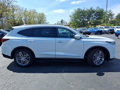 Used 2024 Acura MDX SH-AWD w/ Advance Package image 2