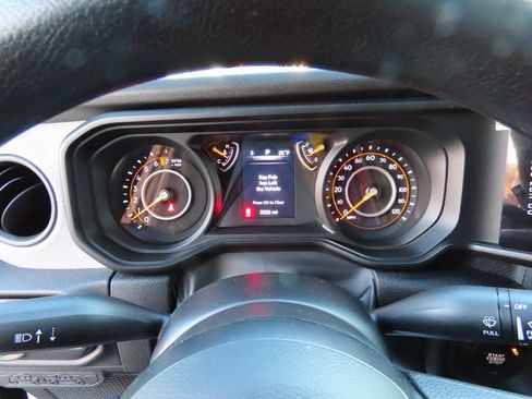 Used 2025 Jeep Gladiator Sport image 32