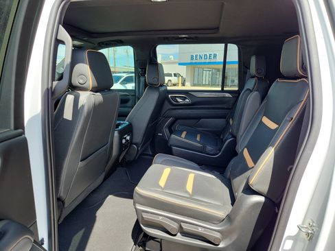 Used 2023 GMC Yukon XL AT4 AWD/4WD image 8