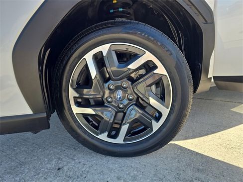 Certified 2025 Subaru Forester Limited image 29