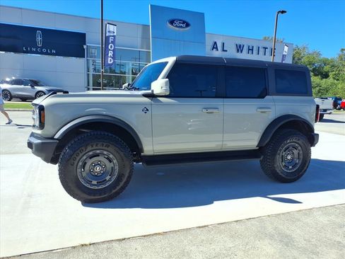 Used 2025 Ford Bronco Outer Banks w/ Sasquatch Package image 2