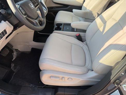 Certified 2026 Honda Odyssey EX-L image 7
