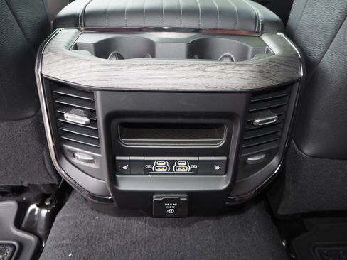 New 2025 RAM 2500 Limited image 22