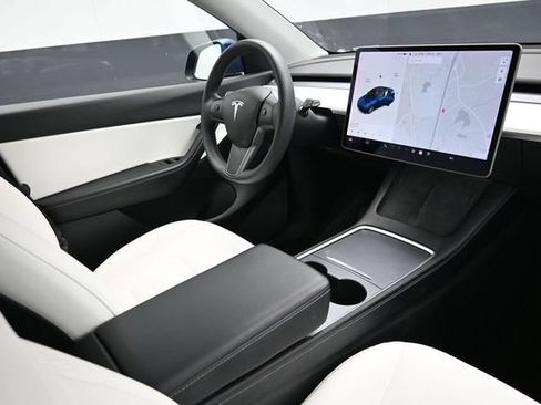 Used 2021 Tesla Model Y Long Range AWD/4WD image 13