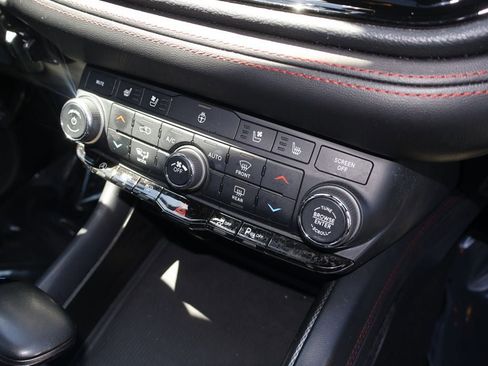 Used 2024 Dodge Durango GT RWD image 15