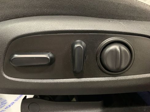 Used 2019 Chevrolet Equinox LT AWD/4WD image 17