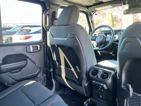 New 2025 Jeep Wrangler Unlimited Rubicon image 22