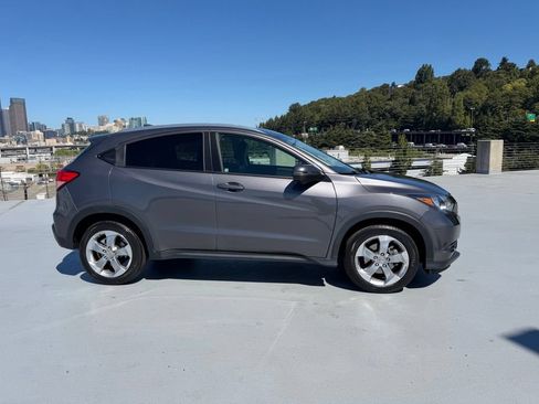 Used 2016 Honda HR-V EX-L image 2