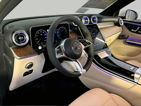 New 2026 Mercedes-Benz GLC 300 4MATIC image 9