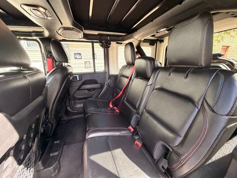 Used 2020 Jeep Wrangler Unlimited Rubicon w/ Quick Order Package 28Y Recon AWD/4WD image 18