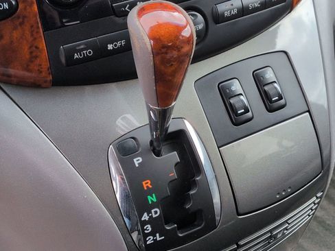 Used 2009 Toyota Sienna XLE image 35