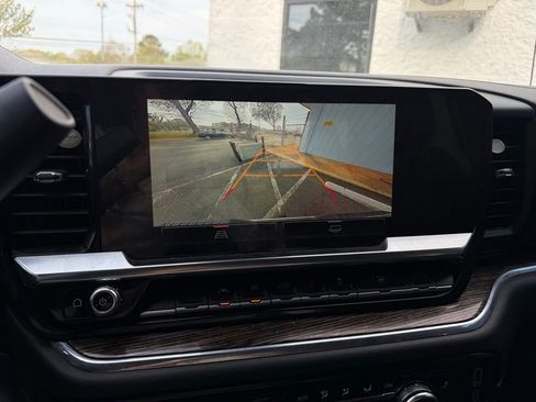 Used 2023 GMC Sierra 1500 SLE image 9