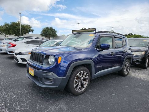 Used 2016 Jeep Renegade Latitude w/ Popular Equipment Group FWD image 1