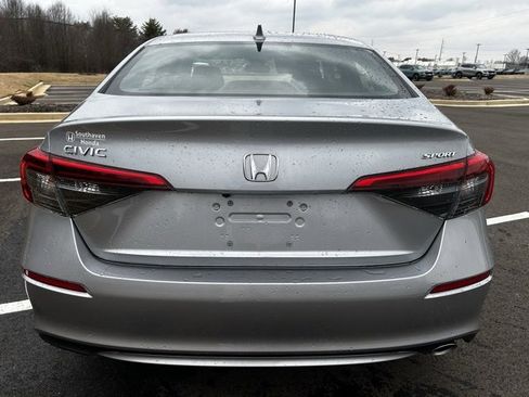 Used 2023 Honda Civic Sport image 5