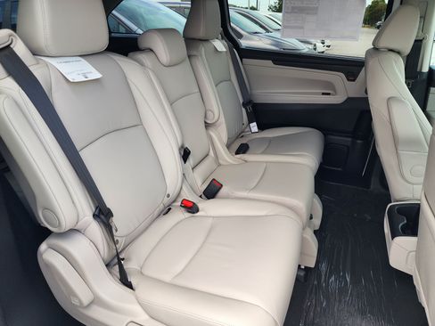 New 2026 Honda Odyssey EX-L image 6