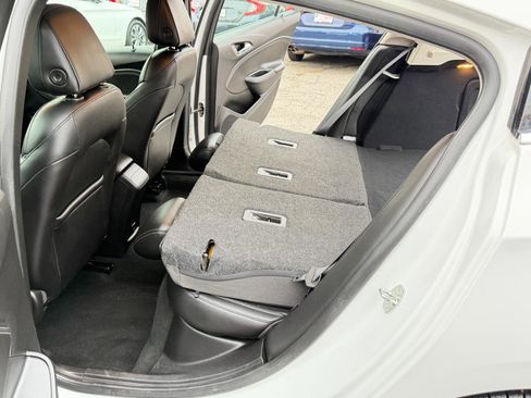 Used 2017 Chevrolet Cruze Premier FWD image 36