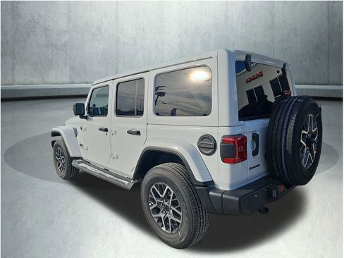 New 2026 Jeep Wrangler Unlimited Sahara AWD/4WD image 3