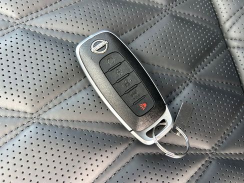 Used 2023 Nissan Rogue Platinum w/ Platinum Premium Package image 33