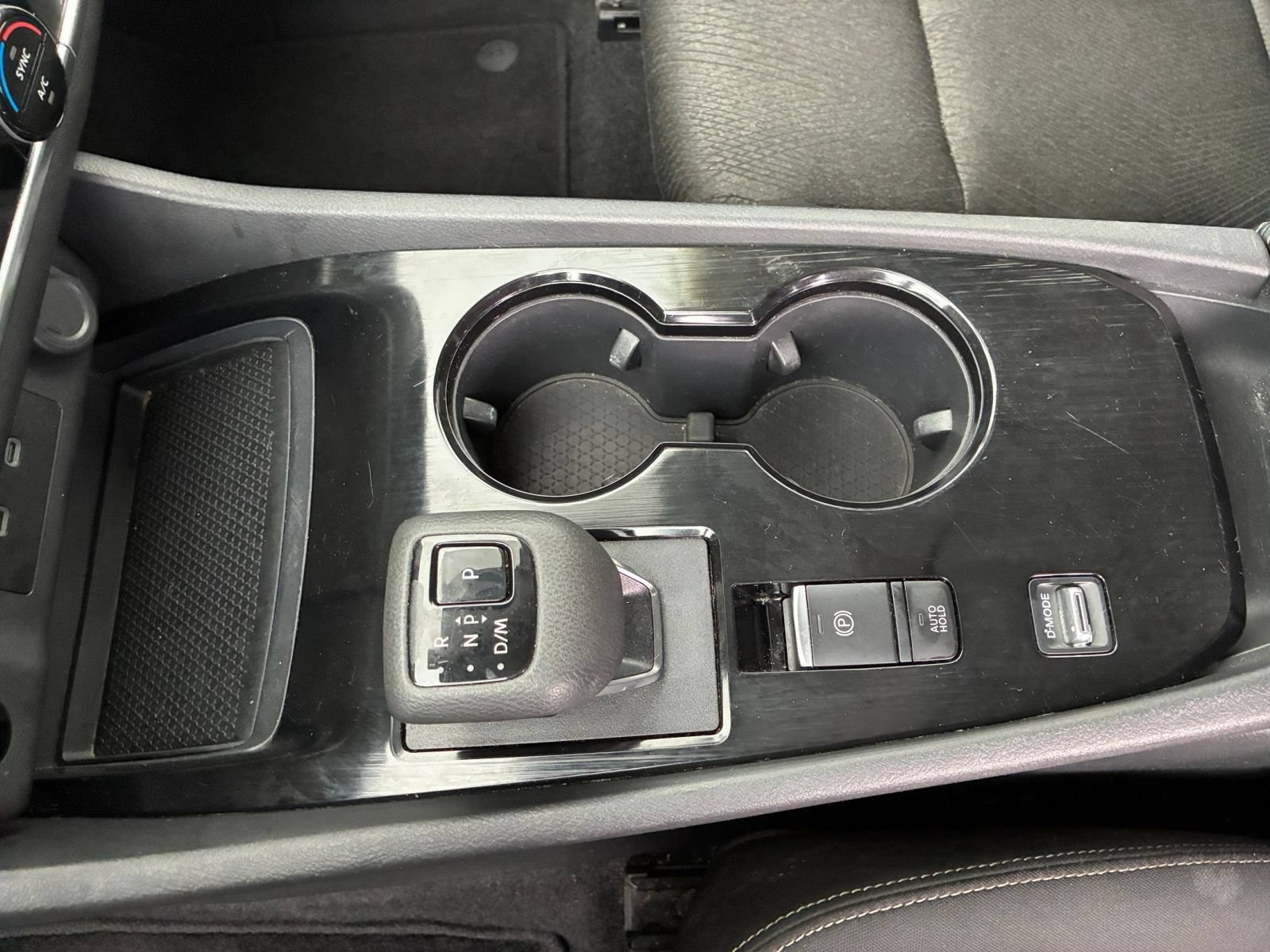 Used 2025 Nissan Rogue SV FWD image 42
