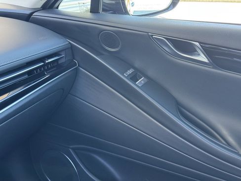 Used 2022 Genesis G80 2.5T image 35