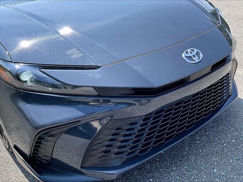 Used 2025 Toyota Camry SE FWD image 32
