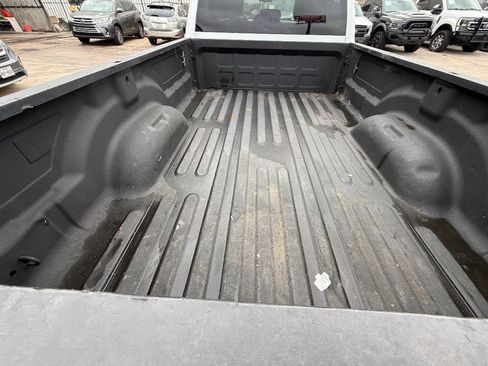 Used 2022 RAM 2500 Tradesman w/ Chrome Appearance Group AWD/4WD image 9