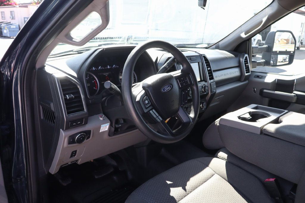 Used 2020 Ford F550 4x4 Crew Cab Super Duty w/ XLT Value Package image 24