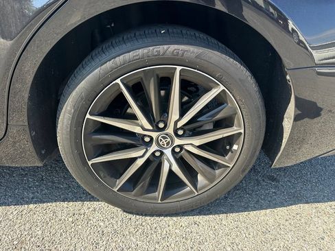 Used 2024 Toyota Camry SE FWD image 6