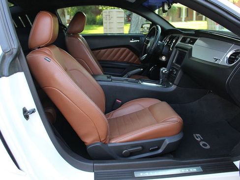 Used 2012 Ford Mustang GT Premium w/ Electronics Pkg image 12