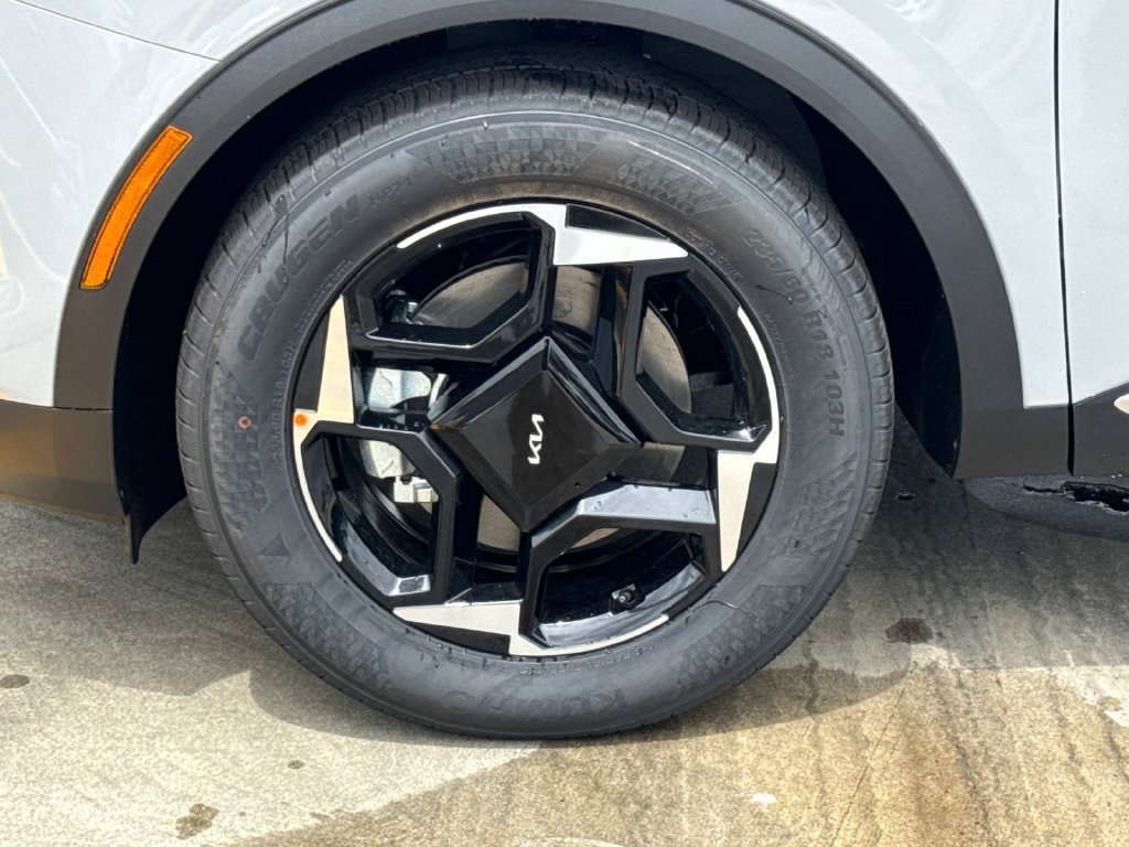 New 2026 Kia Sportage SX FWD image 4