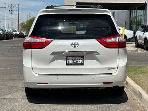 Used 2016 Toyota Sienna Limited FWD image 8