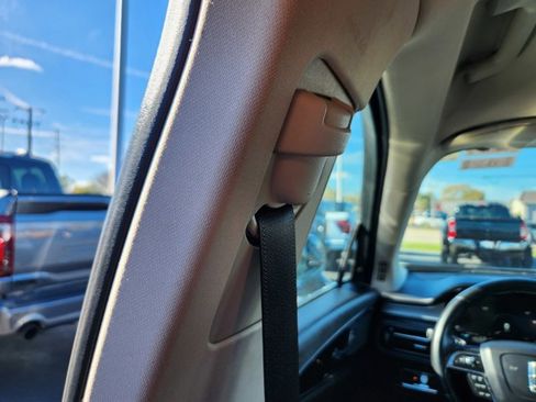 Used 2021 Lincoln Nautilus Standard w/ Equipment Group 101A image 32