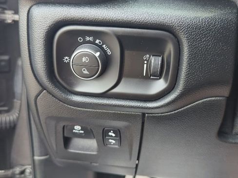 Used 2020 RAM 1500 Big Horn AWD/4WD image 22