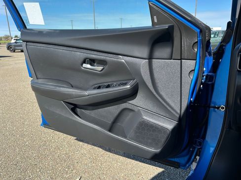 Used 2025 Nissan Sentra SV image 18