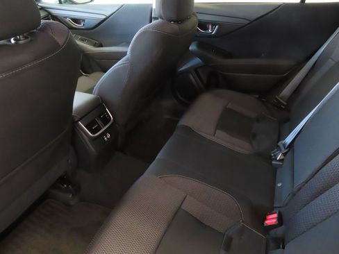 Used 2025 Subaru Outback Premium AWD/4WD image 21