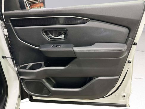 Used 2023 Honda Pilot Elite image 40