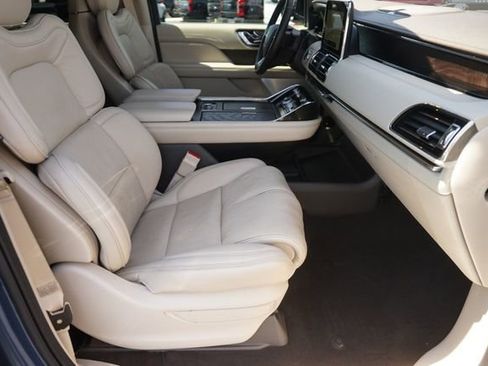 Used 2019 Lincoln Navigator Reserve AWD/4WD image 21
