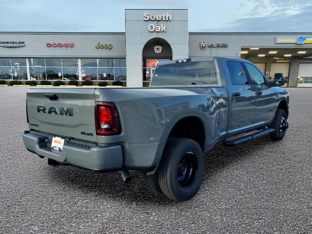 New 2027 RAM 3500 Big Horn AWD/4WD image 3